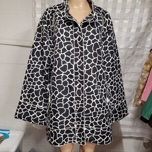 Illusion By Sherry Cassin Size 3X Black & White Jacket.